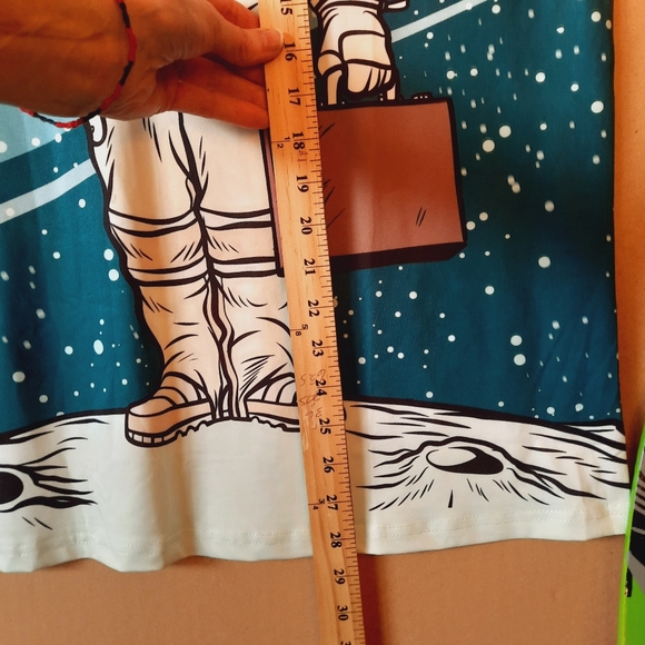 Full graphics front/ back astronaut shirt, silky comfortable fabric, nice! - Picture 5 of 6